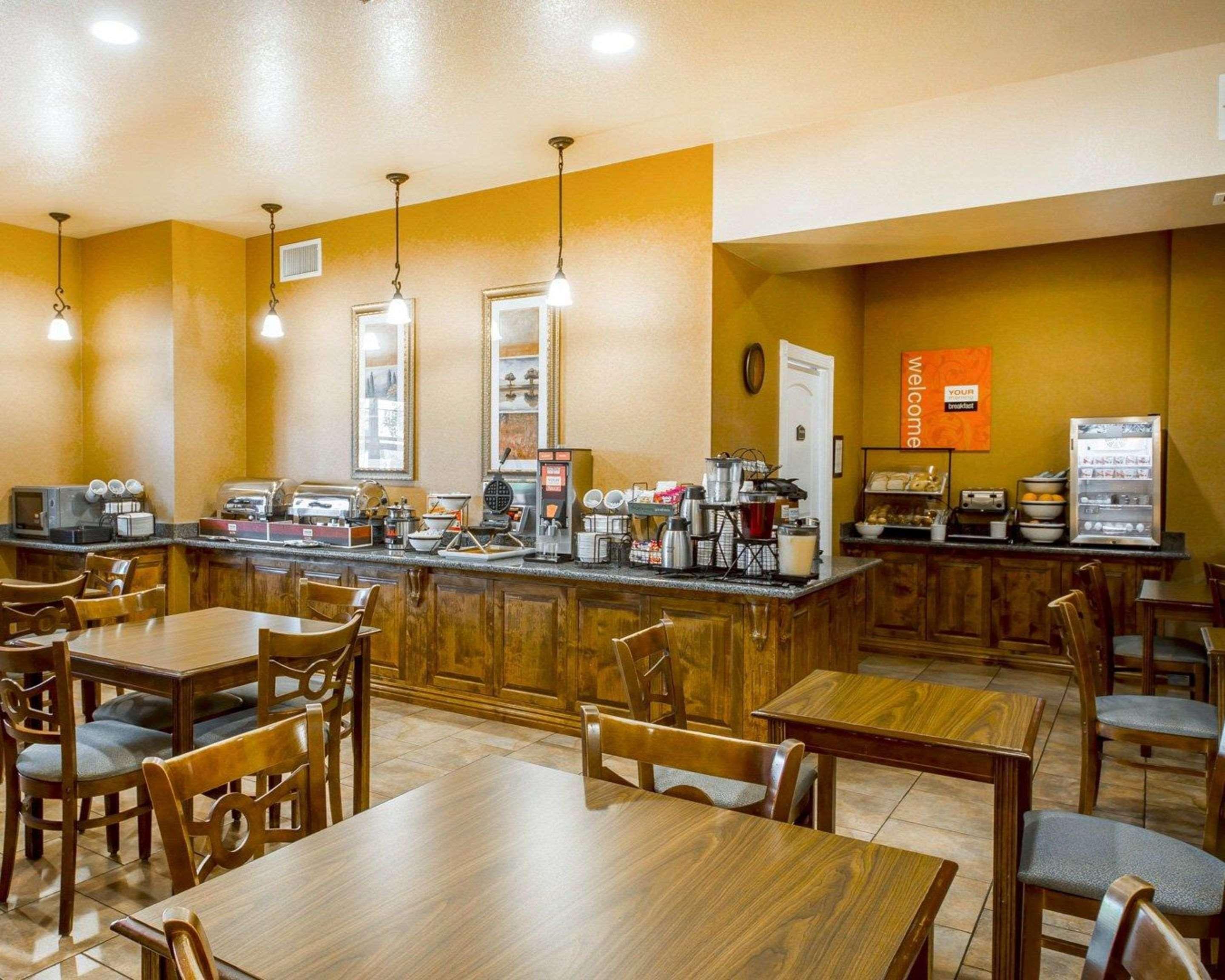 尤凯亚舒适套房酒店 外观 照片